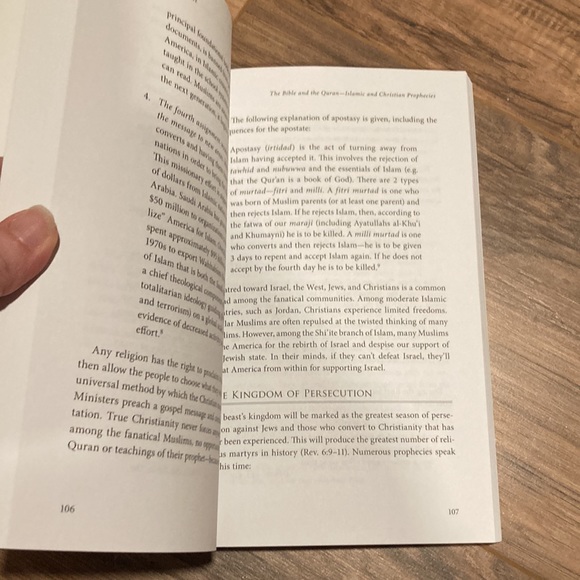 Perry Stone Unleashing the beast ~ paperback book - Picture 3 of 3